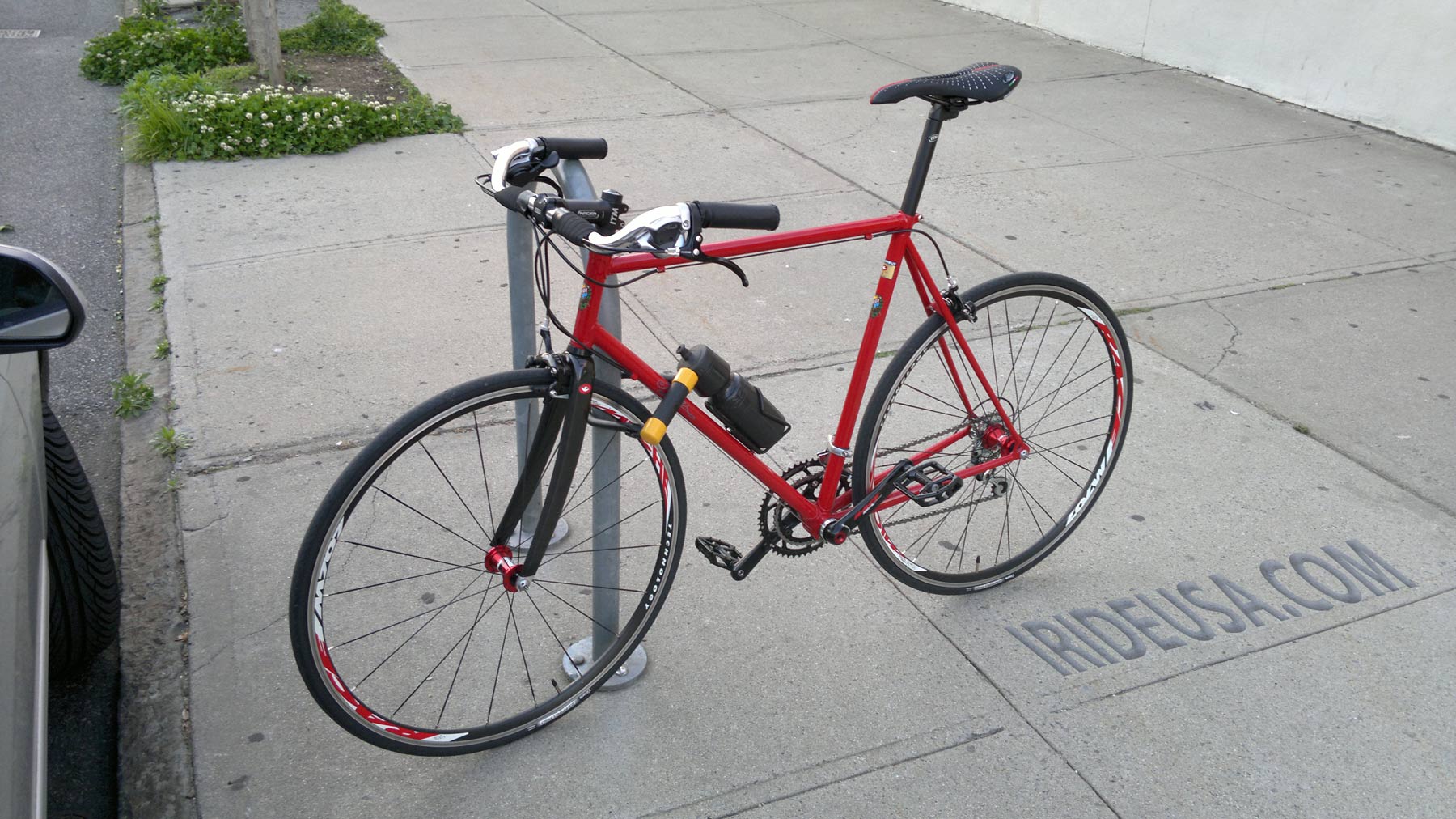 [Image: Well-locked-IRIDE-roadster-bicycle-1800.jpg]