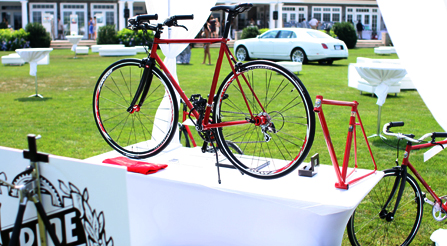 Outstanding vehicles at the Brunch with Bentley-show-urban-bicycles-high-performance-noncompetitive-street-bikes-IRIDE-Italian-sweet photo